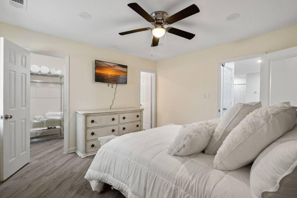 Cozy 2 Bedroom Duplex In Charlotte, Jacuzzi, Sleeps 6 Plus 2 Экстерьер фото