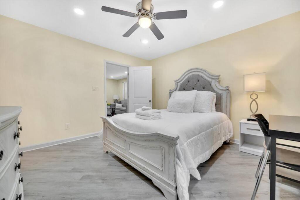 Cozy 2 Bedroom Duplex In Charlotte, Jacuzzi, Sleeps 6 Plus 2 Экстерьер фото
